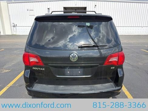 Used 2012 Volkswagen Routan SE image 5