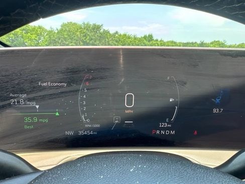 Used 2025 Cadillac XT4 Premium Luxury FWD image 15
