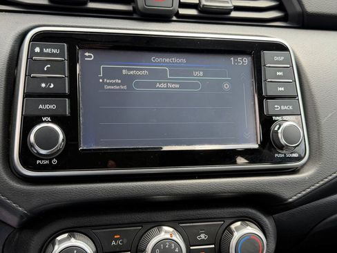 Used 2022 Nissan Versa S FWD image 31