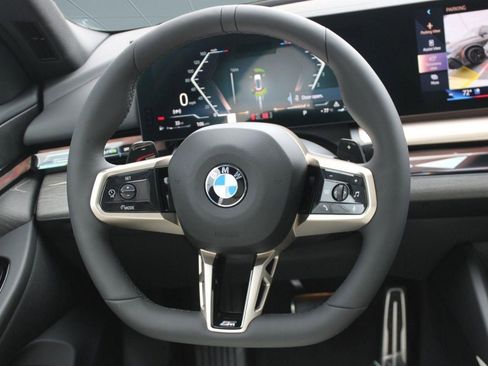 Used 2026 BMW 530i xDrive w/ M Sport Package AWD/4WD image 16