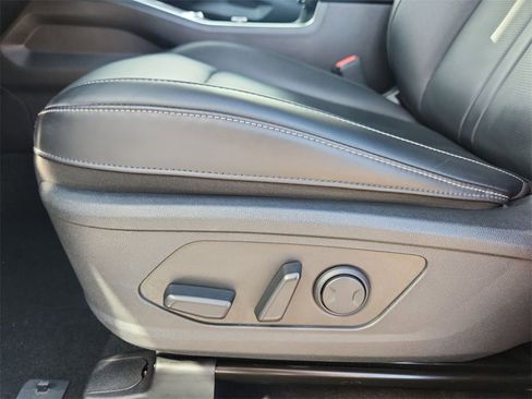 Used 2025 Kia Sorento EX image 11