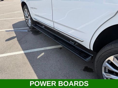 Used 2021 GMC Yukon Denali w/ Denali Premium Package AWD/4WD image 14