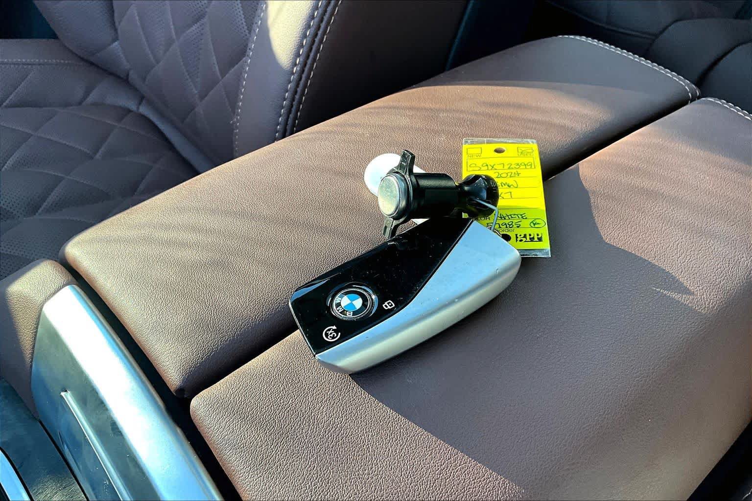 Used 2025 BMW X7 xDrive40i w/ Premium Package AWD/4WD image 15