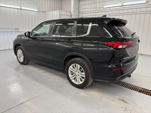 Used 2024 Mitsubishi Outlander ES AWD/4WD image 3