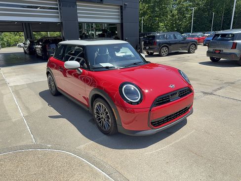 Used 2026 MINI Cooper 2-Door Hardtop FWD image 2