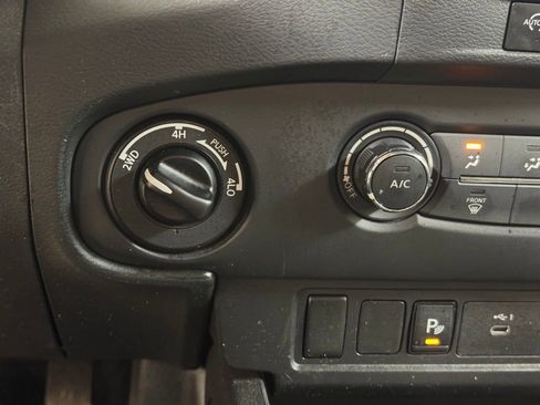 Used 2024 Nissan Frontier S w/ Technology Package image 32