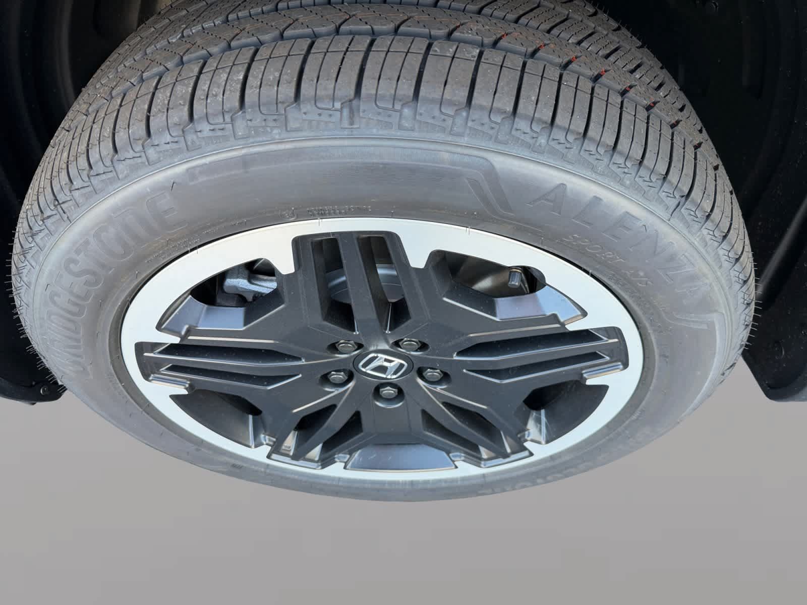 Used 2026 Honda Pilot image 6