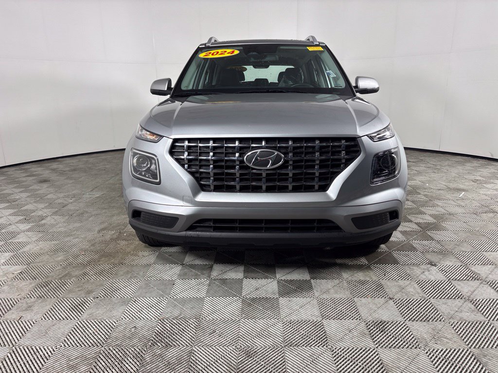 Used 2024 Hyundai Venue SEL FWD image 8