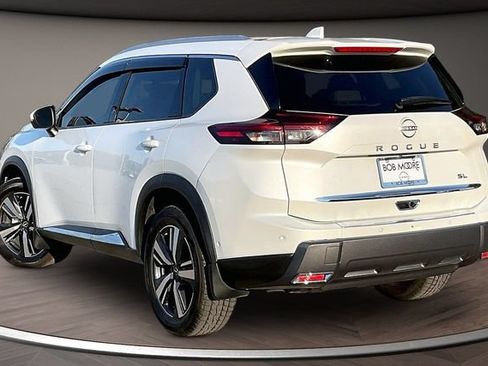 Used 2024 Nissan Rogue SL w/ SL Premium Package FWD image 11