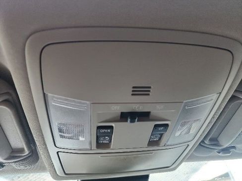 Used 2017 Toyota RAV4 XLE AWD/4WD image 20