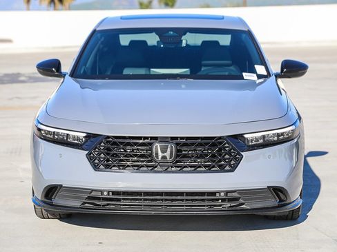 Used 2023 Honda Accord Touring image 2