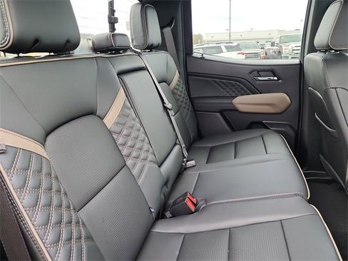 New 2026 GMC Canyon Denali image 18