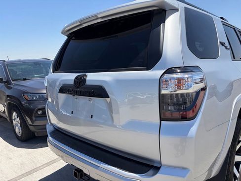 Used 2023 Toyota 4Runner TRD Off-Road Premium w/ Moonroof Package AWD/4WD image 4