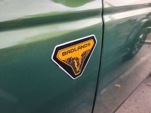 Used 2025 Ford Bronco Badlands image 3