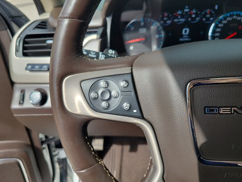 Used 2020 GMC Yukon Denali w/ Denali Ultimate Package AWD/4WD image 23