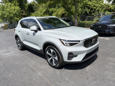 Certified 2024 Volvo XC40 B5 Core w/ Climate Package AWD/4WD image 48