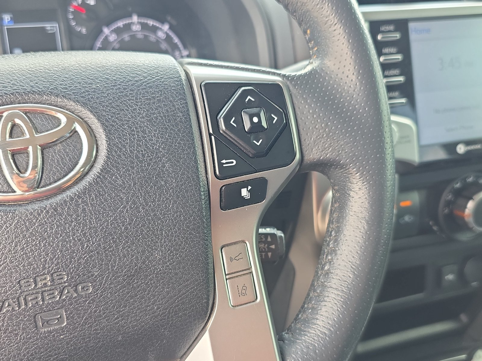 Used 2023 Toyota 4Runner SR5 AWD/4WD image 15