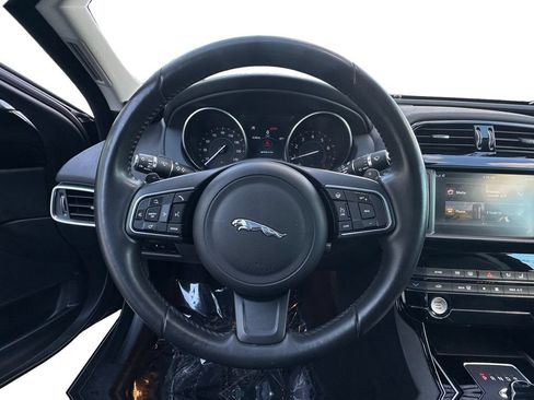 Used 2018 Jaguar XE Premium AWD/4WD image 12