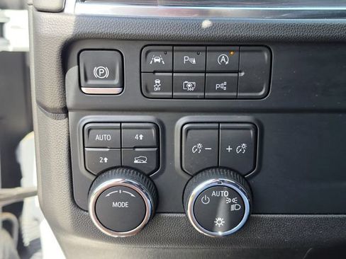 Used 2025 Chevrolet Tahoe LT AWD/4WD image 33