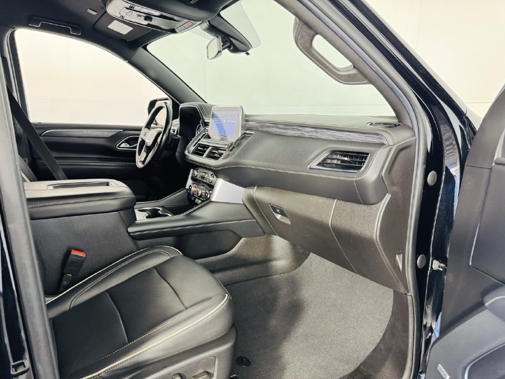 Used 2021 GMC Yukon XL SLT AWD/4WD image 32