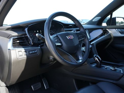 Certified 2025 Cadillac XT6 Sport w/ Technology Package AWD/4WD image 17