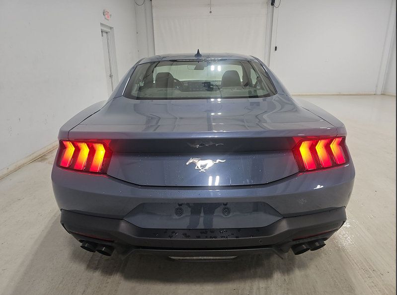 Used 2024 Ford Mustang Coupe RWD image 7