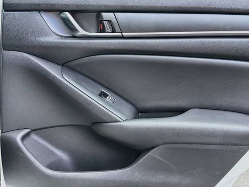 Used 2019 Honda Accord LX image 31