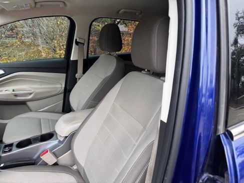 Used 2016 Ford Escape SE image 30