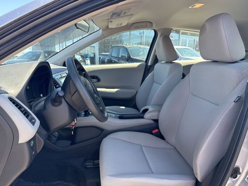 Used 2018 Honda HR-V LX image 5