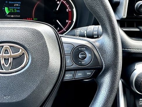 Used 2025 Toyota RAV4 XLE image 23