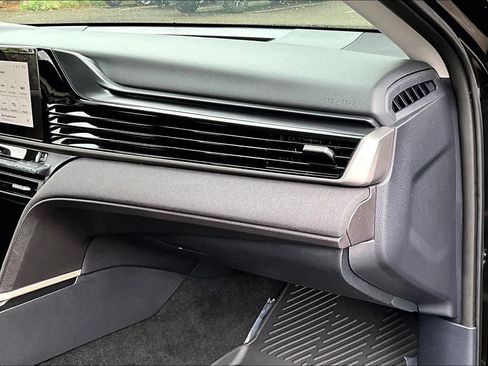 Certified 2025 Toyota Camry LE image 18