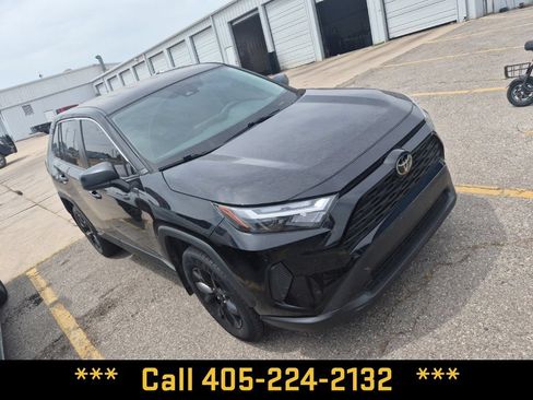 Used 2023 Toyota RAV4 LE AWD/4WD image 24