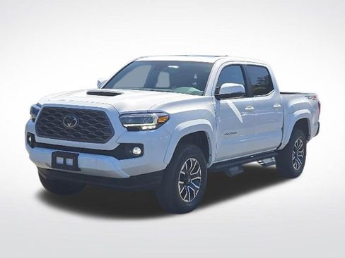 Used 2022 Toyota Tacoma TRD Sport w/ TRD Premium Sport Package AWD/4WD image 7