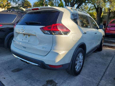 Used 2019 Nissan Rogue SV FWD image 6