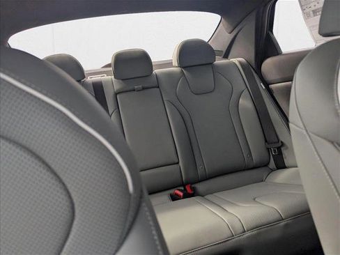 New 2025 Hyundai Elantra Limited FWD image 19