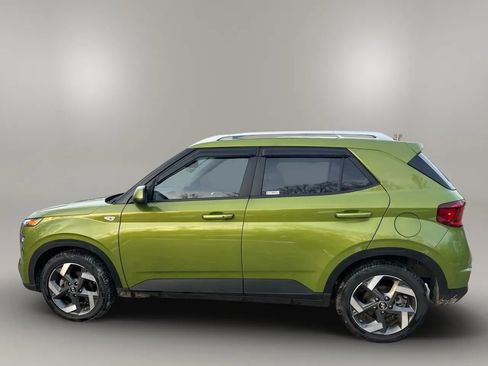 Used 2024 Hyundai Venue SEL image 3