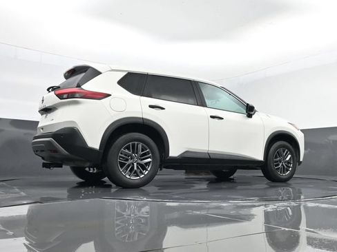 Used 2023 Nissan Rogue S AWD/4WD image 23