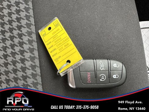Used 2021 Dodge Challenger SXT image 33