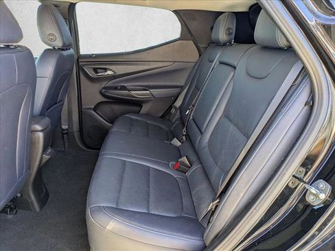 Used 2022 Chevrolet Bolt EUV LT w/ Convenience Package image 17