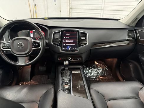 Used 2017 Volvo XC90 T6 Momentum w/ Momentum Plus Package AWD/4WD image 22