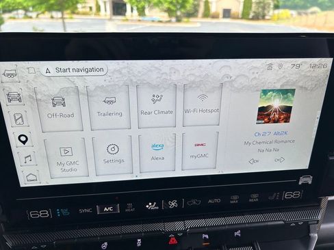 Used 2025 GMC Hummer EV 2X w/ LPO, Sport Package AWD/4WD image 33