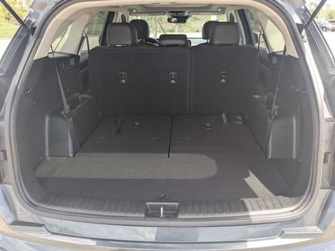 Used 2022 Kia Sorento S w/ Panoramic Sunroof Package FWD image 12