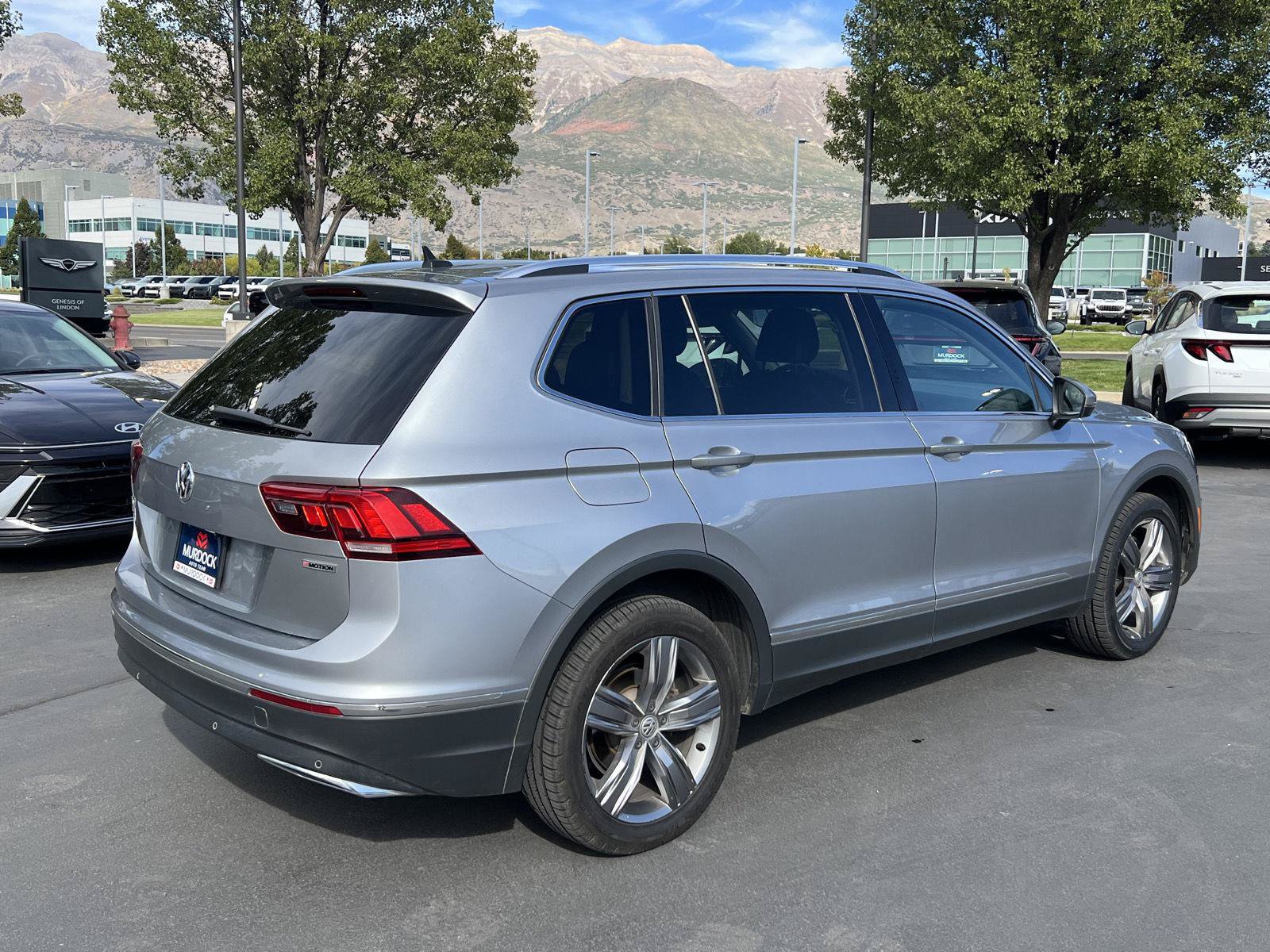 Used 2020 Volkswagen Tiguan SEL w/ 3rd Row Seat Package AWD/4WD image 18