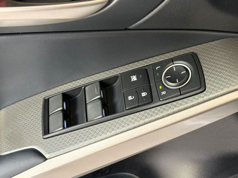 Used 2017 Lexus IS 350 F Sport w/ F Sport Package RWD image 13