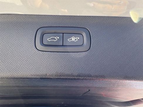 Used 2024 Volvo XC90 B6 Ultimate w/ Protection Package Premier image 27