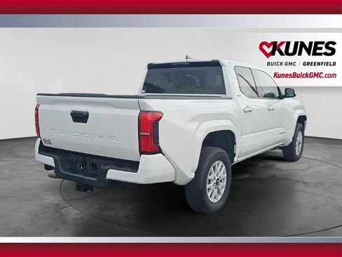 Used 2024 Toyota Tacoma SR5 AWD/4WD image 5