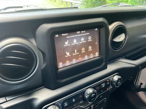 Used 2021 Jeep Wrangler Unlimited Sport AWD/4WD image 26
