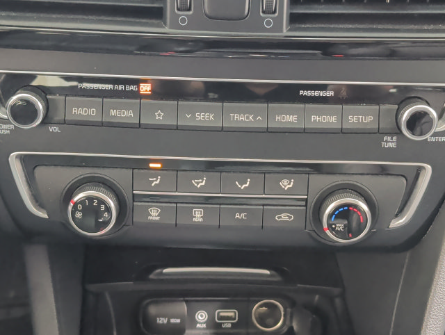 Used 2020 Kia Optima SE FWD image 18