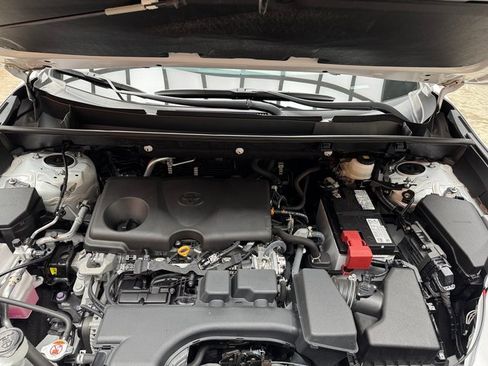 Used 2023 Toyota RAV4 XLE Premium image 28
