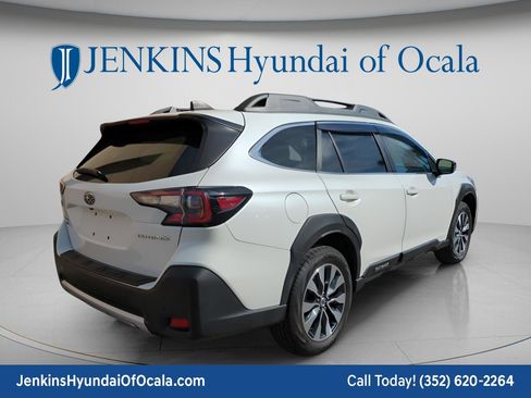 Used 2023 Subaru Outback Limited image 3